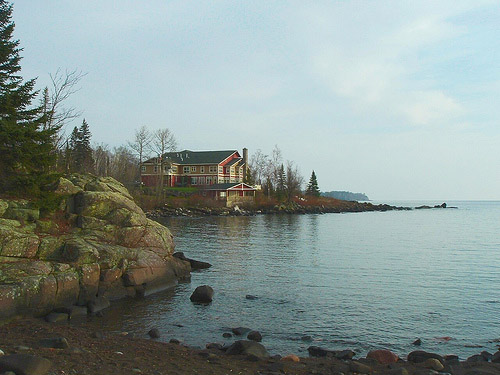 Oahu Lodging Explore A Wide Ranges Of Facilities And World Cl Cove Point Lodge At Beaver Bay Minnesota On Lake Superior S North Oahu
